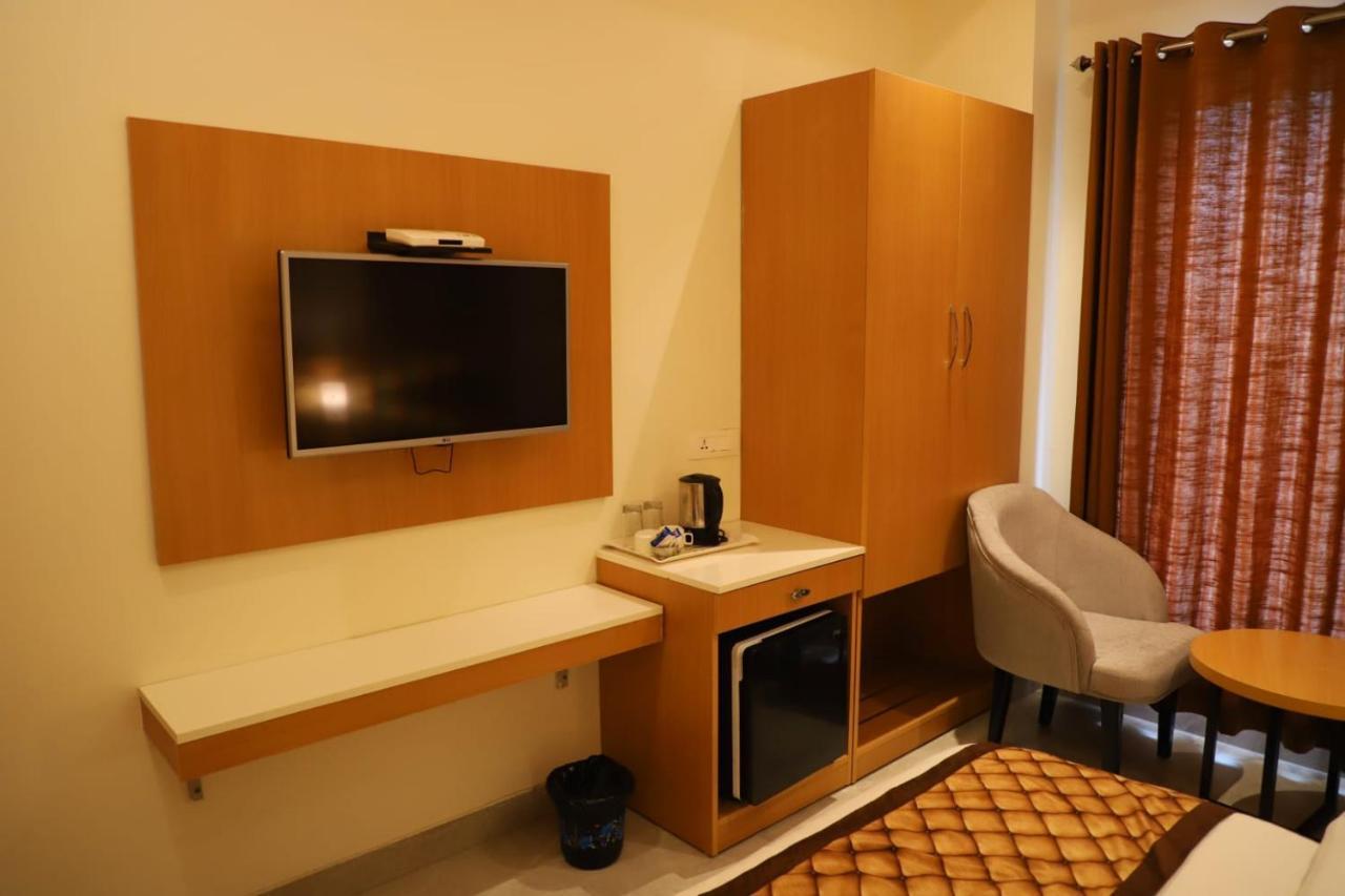 Ananda Castle Hotel Vrindāvan Екстериор снимка