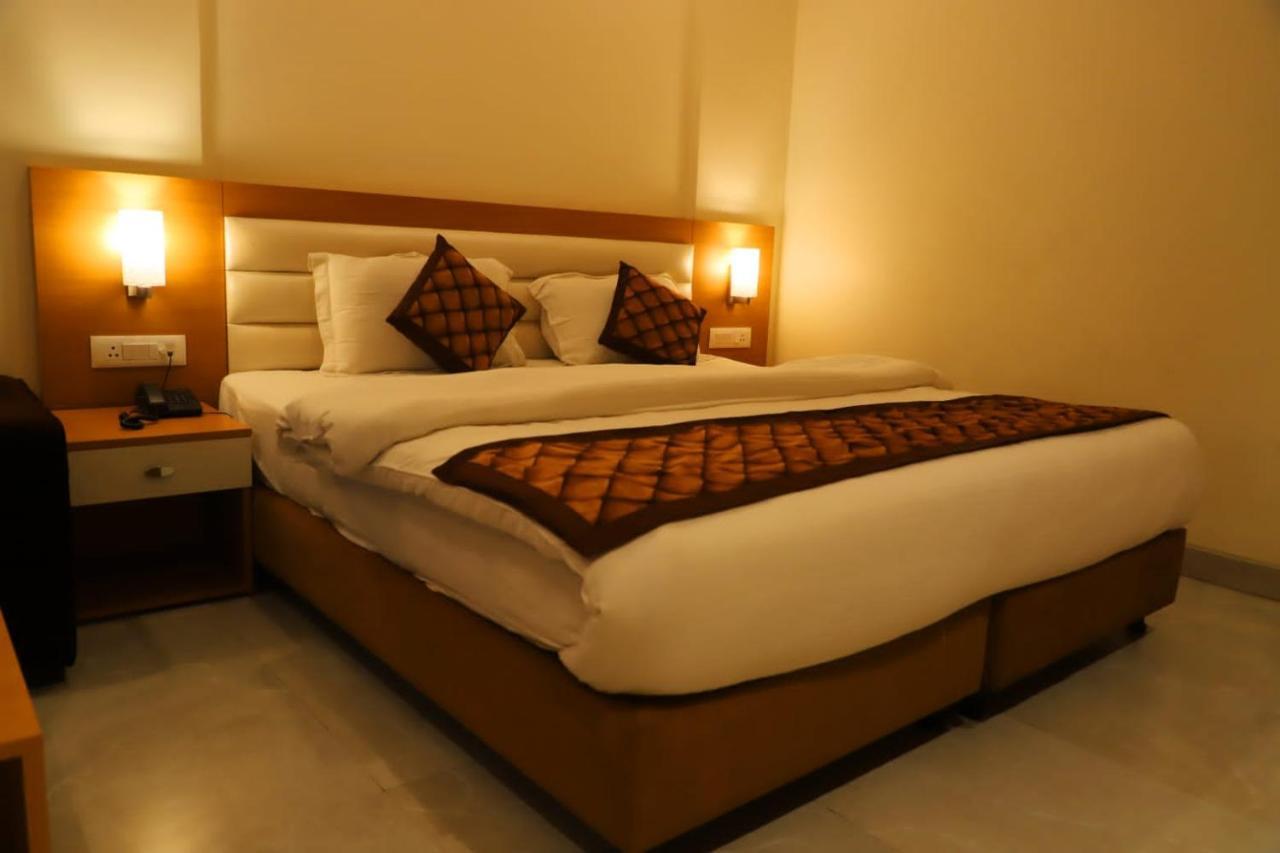 Ananda Castle Hotel Vrindāvan Екстериор снимка