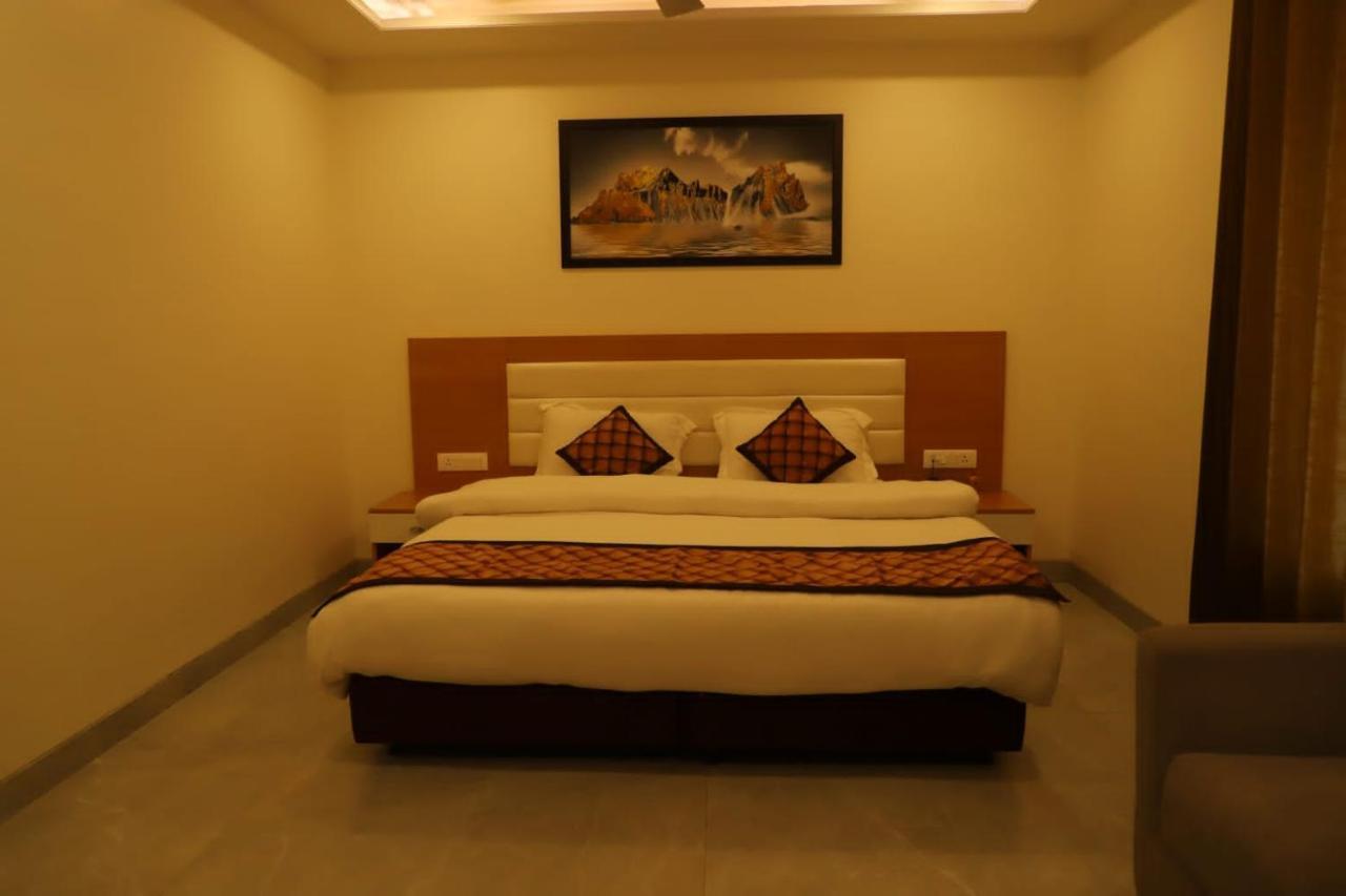 Ananda Castle Hotel Vrindāvan Екстериор снимка