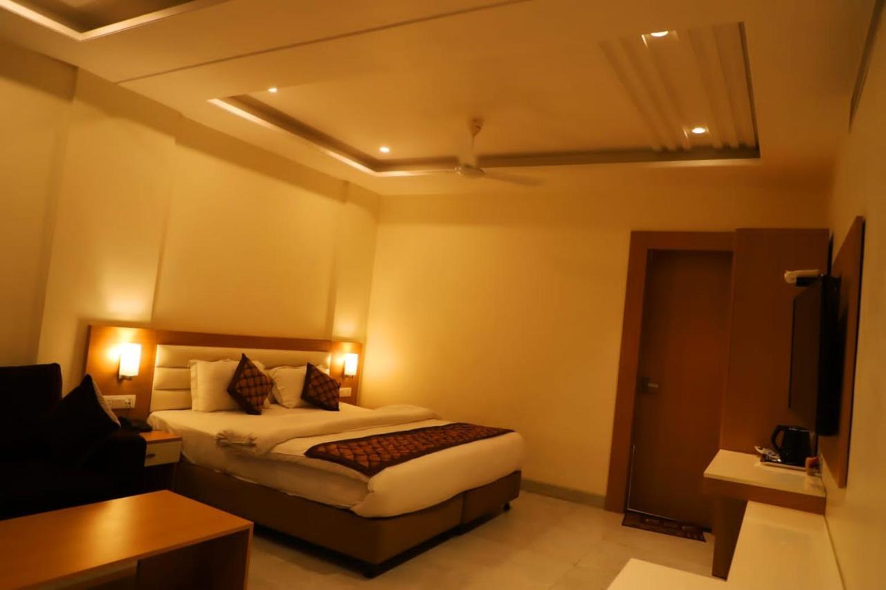 Ananda Castle Hotel Vrindāvan Екстериор снимка